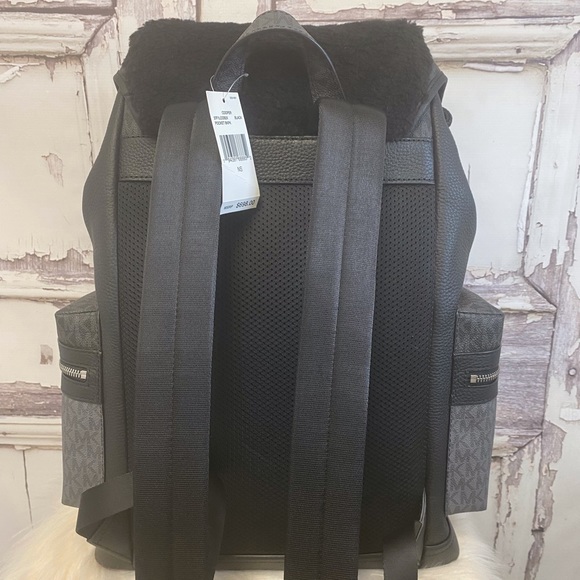 Michael Kors Cooper Signature Large Pocket Backpack Fur Trim NWT - Picture 2 of 10